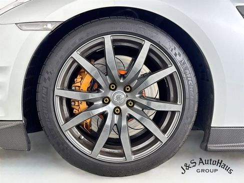Used 2013 Nissan GT-R Premium AWD/4WD image 39