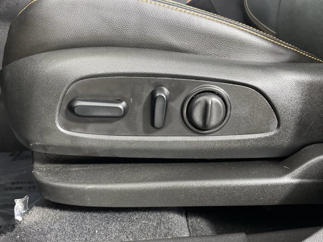 Used 2021 GMC Terrain SLT w/ Infotainment Package II FWD image 18
