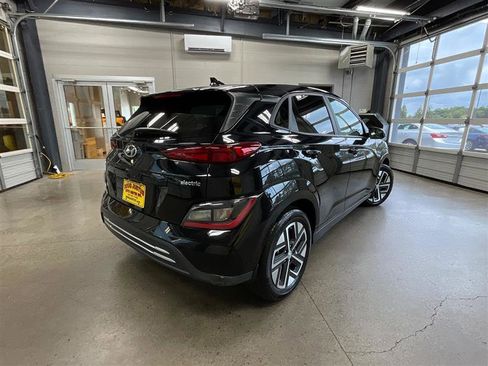 Used 2023 Hyundai Kona SEL FWD image 5
