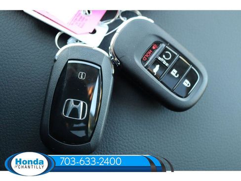 New 2025 Honda Pilot Touring image 41