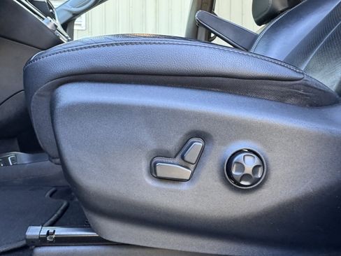 Used 2019 Chrysler Pacifica Touring-L Plus w/ Advanced Safetytec Group image 9