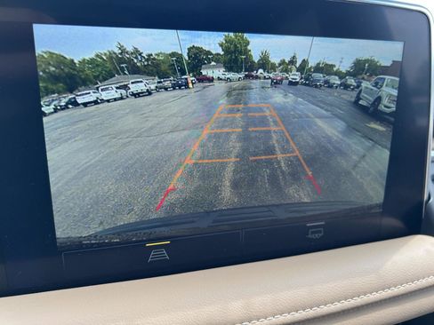 Used 2022 Chevrolet Tahoe Premier AWD/4WD image 31