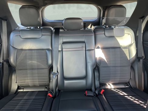 Used 2025 Ford Explorer ST-Line w/ ST-Line Street Pack image 11