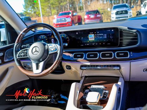 Used 2020 Mercedes-Benz GLE 350 GLE 350 w/ Premium Package image 17
