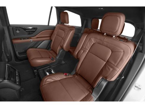 Used 2024 Lincoln Aviator Reserve RWD image 13