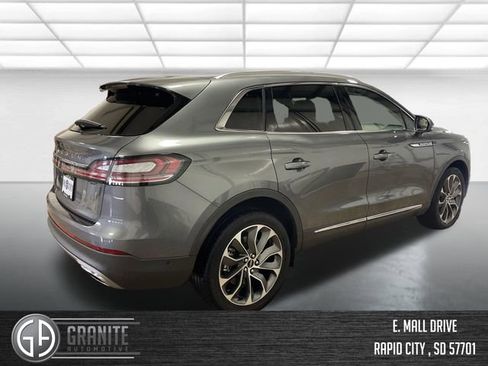 Used 2023 Lincoln Nautilus Reserve w/ Equipment Group 201A image 5