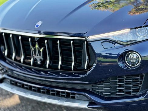 Used 2018 Maserati Levante GranLusso AWD/4WD image 5