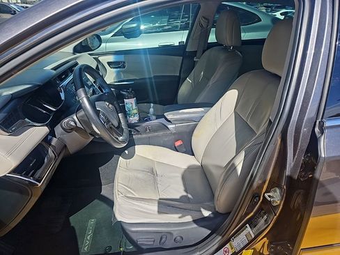 Used 2013 Toyota Avalon XLE image 5