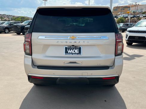 Used 2021 Chevrolet Suburban LT AWD/4WD image 5