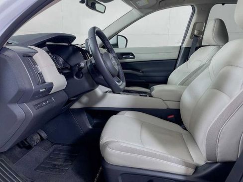 Certified 2025 Nissan Pathfinder SL AWD/4WD image 19
