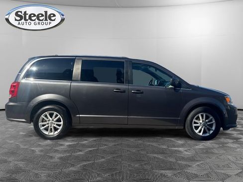 Used 2019 Dodge Grand Caravan SXT image 6
