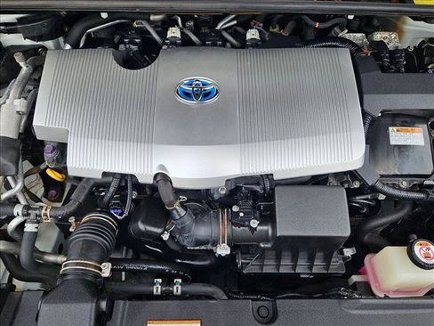 Used 2017 Toyota Prius Prime Premium w/ Carpet Mat Package FWD image 22