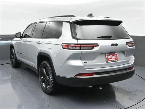 Used 2021 Jeep Grand Cherokee L Laredo RWD image 4