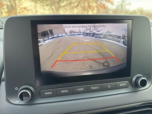 Certified 2022 Hyundai Kona SE image 10