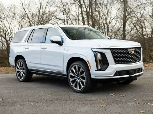 Used 2026 Cadillac Escalade Luxury w/ Touring Package image 13