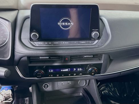 Used 2023 Nissan Rogue SV image 18