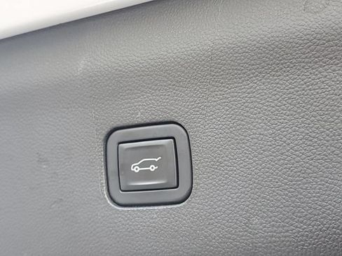 Used 2022 Buick Enclave Avenir w/ Trailering Package, 5000 lbs. AWD/4WD image 9