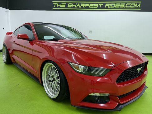 Used 2017 Ford Mustang Coupe image 2