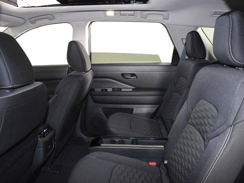 New 2024 Nissan Pathfinder SV w/ SV Premium Package FWD image 25