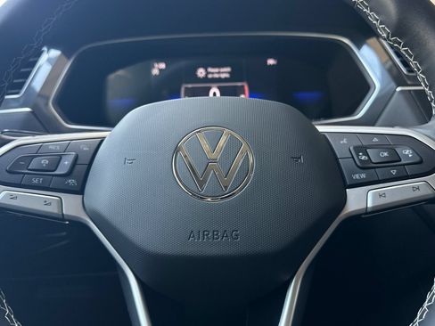 Used 2023 Volkswagen Tiguan SE FWD image 24