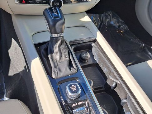 Used 2019 Volvo S60 T5 Momentum w/ Premium Package image 13