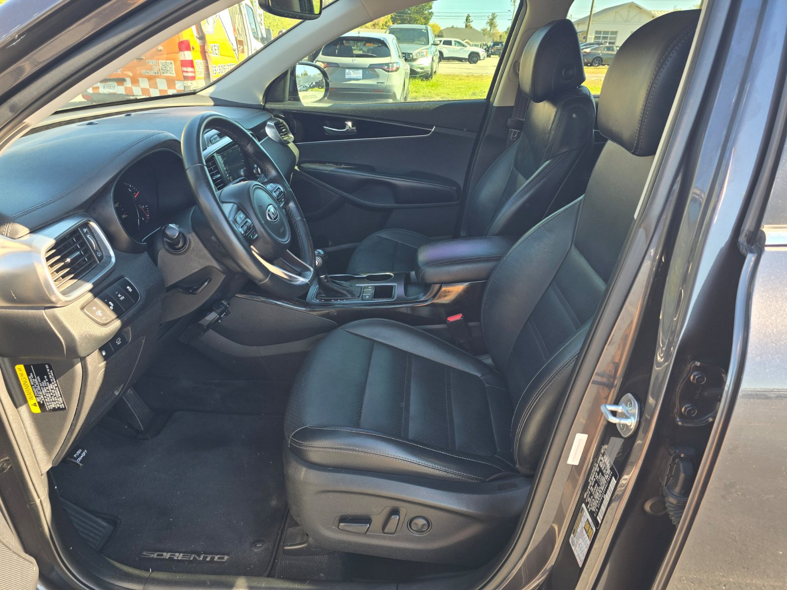 Used 2017 Kia Sorento EX w/ EX V6 Premium Package FWD image 15