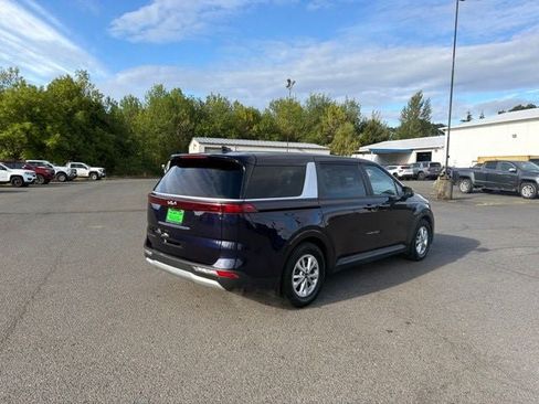 Used 2022 Kia Carnival LX FWD image 6