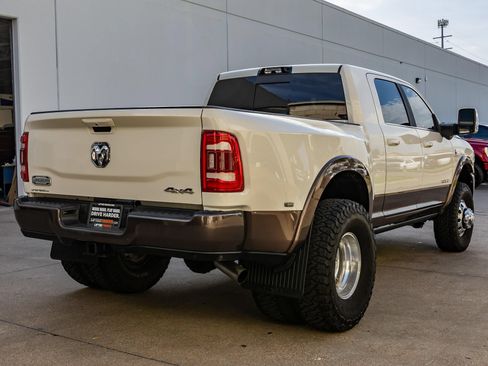 Used 2024 RAM 3500 Limited w/ Towing Technology Group AWD/4WD image 8