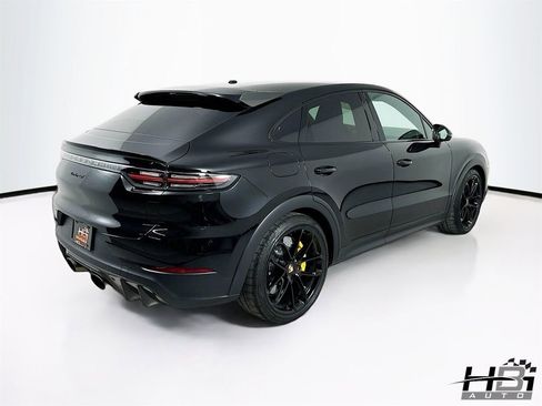 Used 2023 Porsche Cayenne Turbo GT image 8