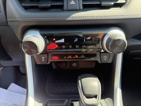 Certified 2025 Toyota RAV4 LE AWD/4WD image 12