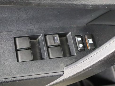 Used 2015 Toyota Corolla S image 22