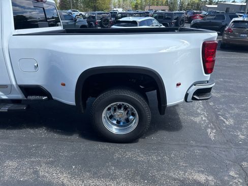 New 2026 Chevrolet Silverado 3500 High Country w/ High Country Premium Package AWD/4WD image 9