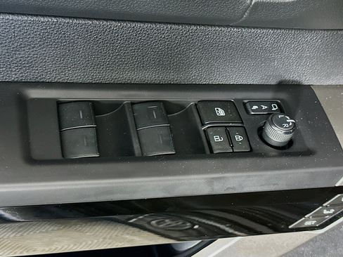 Used 2023 Toyota Tundra Limited image 15