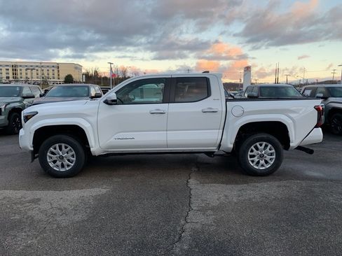 New 2026 Toyota Tacoma SR5 image 34