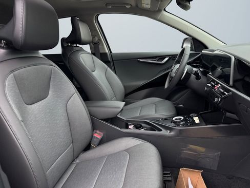 New 2025 Kia Niro SX Touring image 15