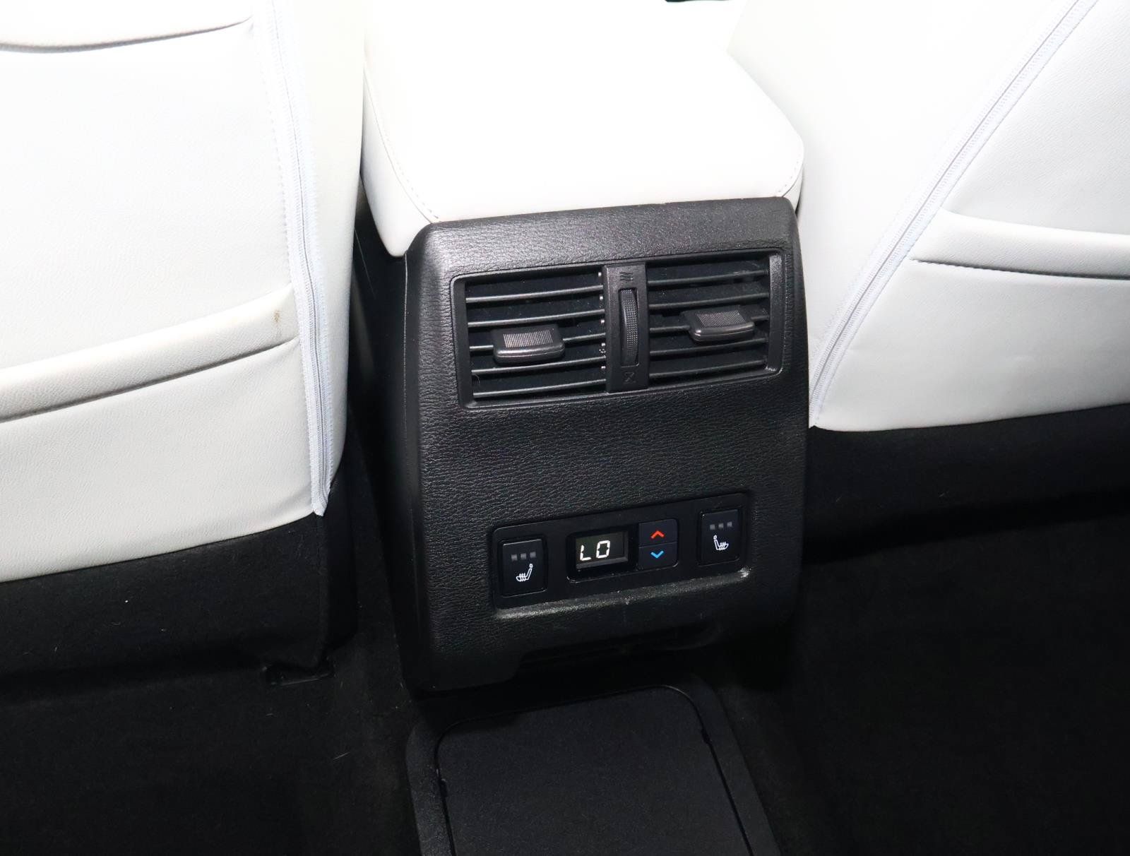 Used 2025 Mitsubishi Outlander SEL AWD/4WD image 13