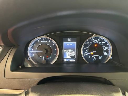 Used 2016 Toyota Camry LE FWD image 19