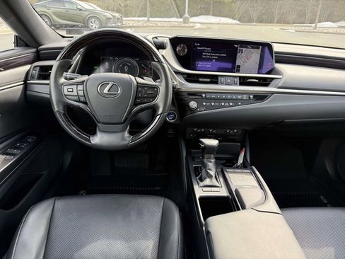 Used 2021 Lexus ES 300h w/ Premium Package image 8