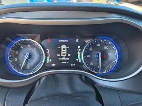 Certified 2024 Chrysler Pacifica Touring-L image 40