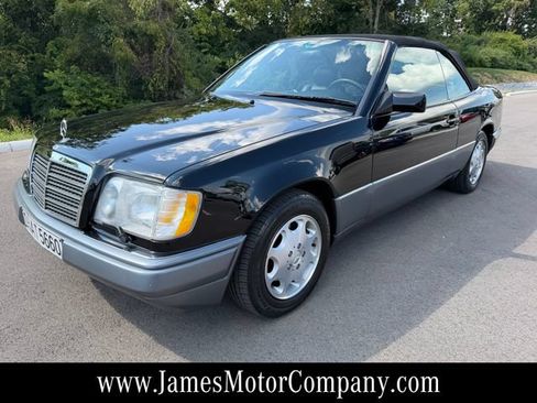 Used 1995 Mercedes-Benz E 320 Convertible image 3