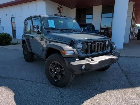 Certified 2025 Jeep Wrangler Sport AWD/4WD image 3