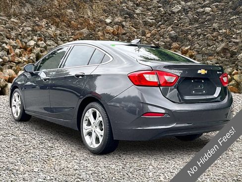 Used 2017 Chevrolet Cruze Premier FWD image 11