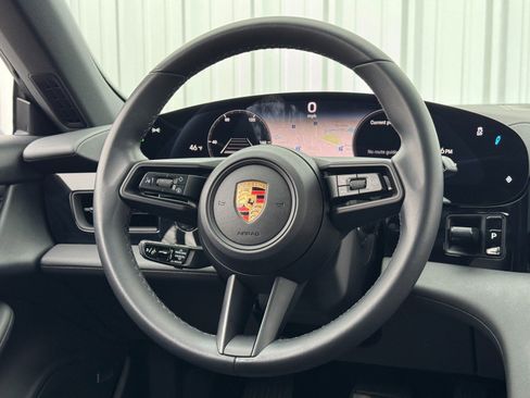 Used 2023 Porsche Taycan image 19