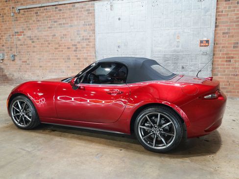 Used 2019 MAZDA MX-5 Miata Grand Touring RWD image 11