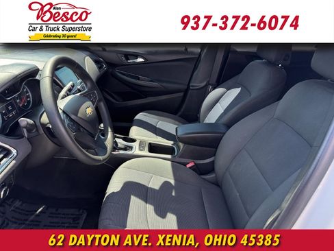 Used 2017 Chevrolet Cruze LT FWD image 10