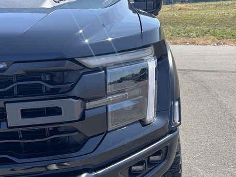 Used 2025 Ford F150 Raptor AWD/4WD image 9