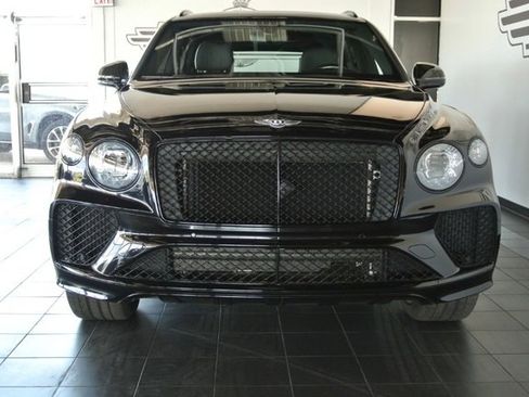 Used 2023 Bentley Bentayga AWD/4WD image 2