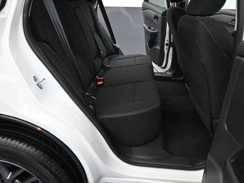 Used 2024 Nissan Rogue S image 12