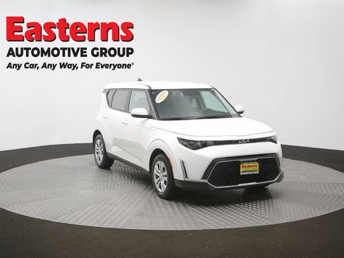 Used 2023 Kia Soul LX FWD image 49