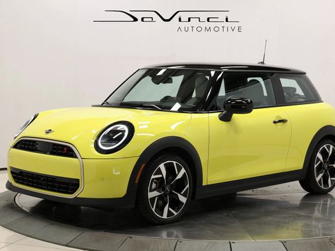 Used 2025 MINI Cooper S image 1